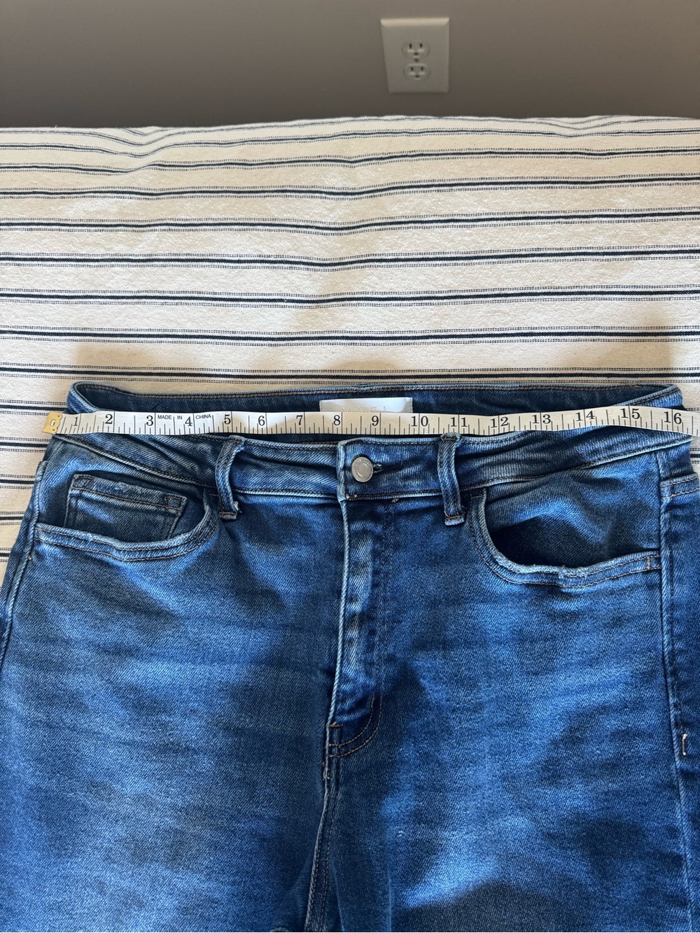 VERVET Snowdrop High Rise Trouser Hem Bootcut Jeans T6641 Size 31 - Picture 4 of 6